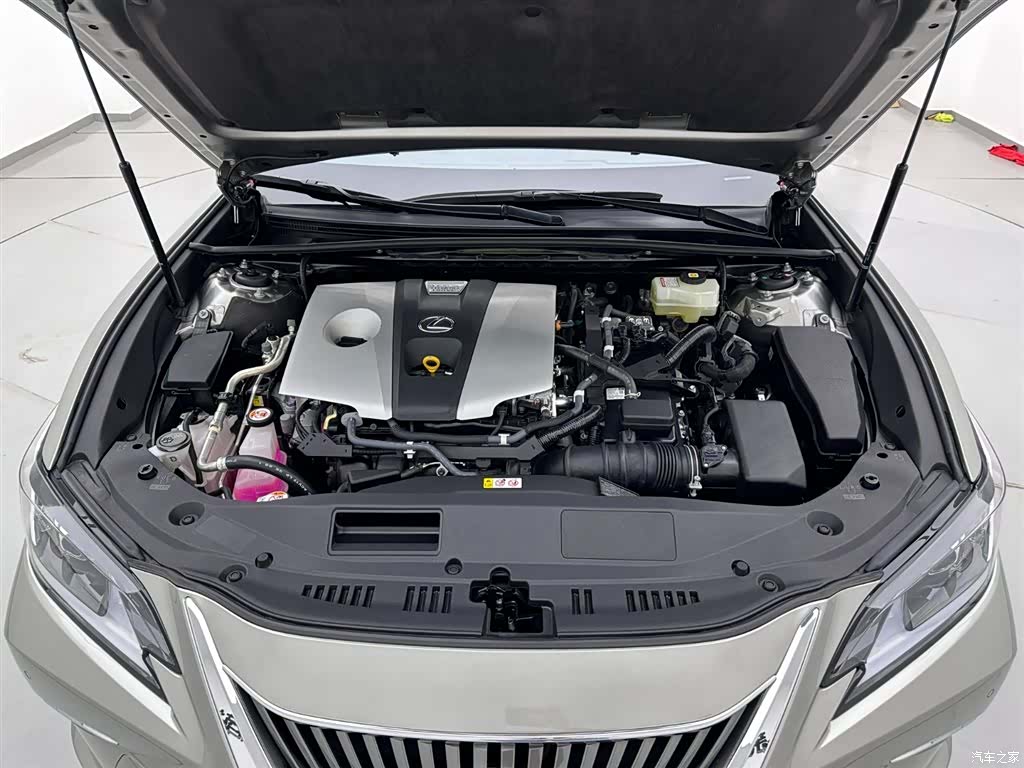 Lexus ES, 2021 25