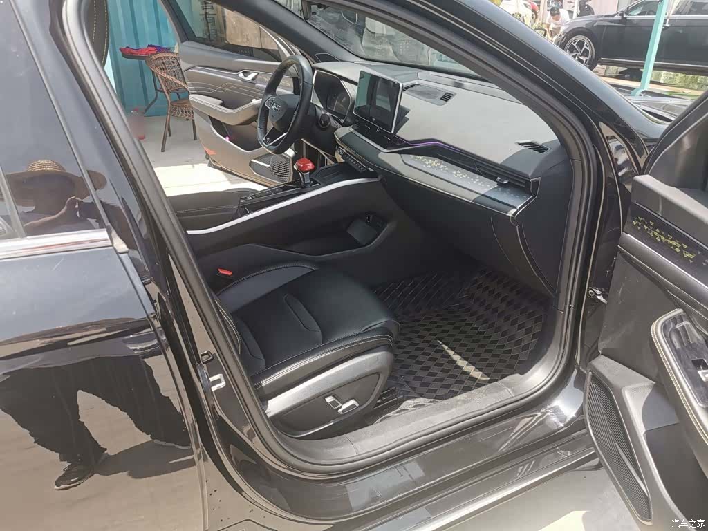 Geely Preface, 2024 18