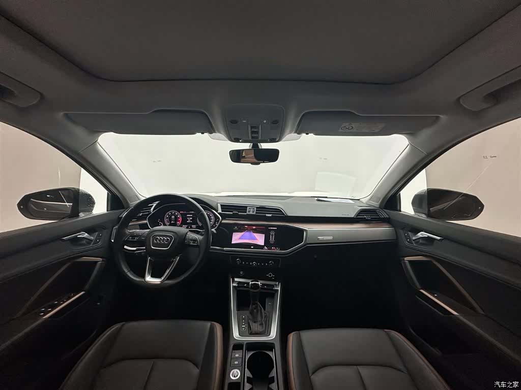 Audi Q3, 2022 10