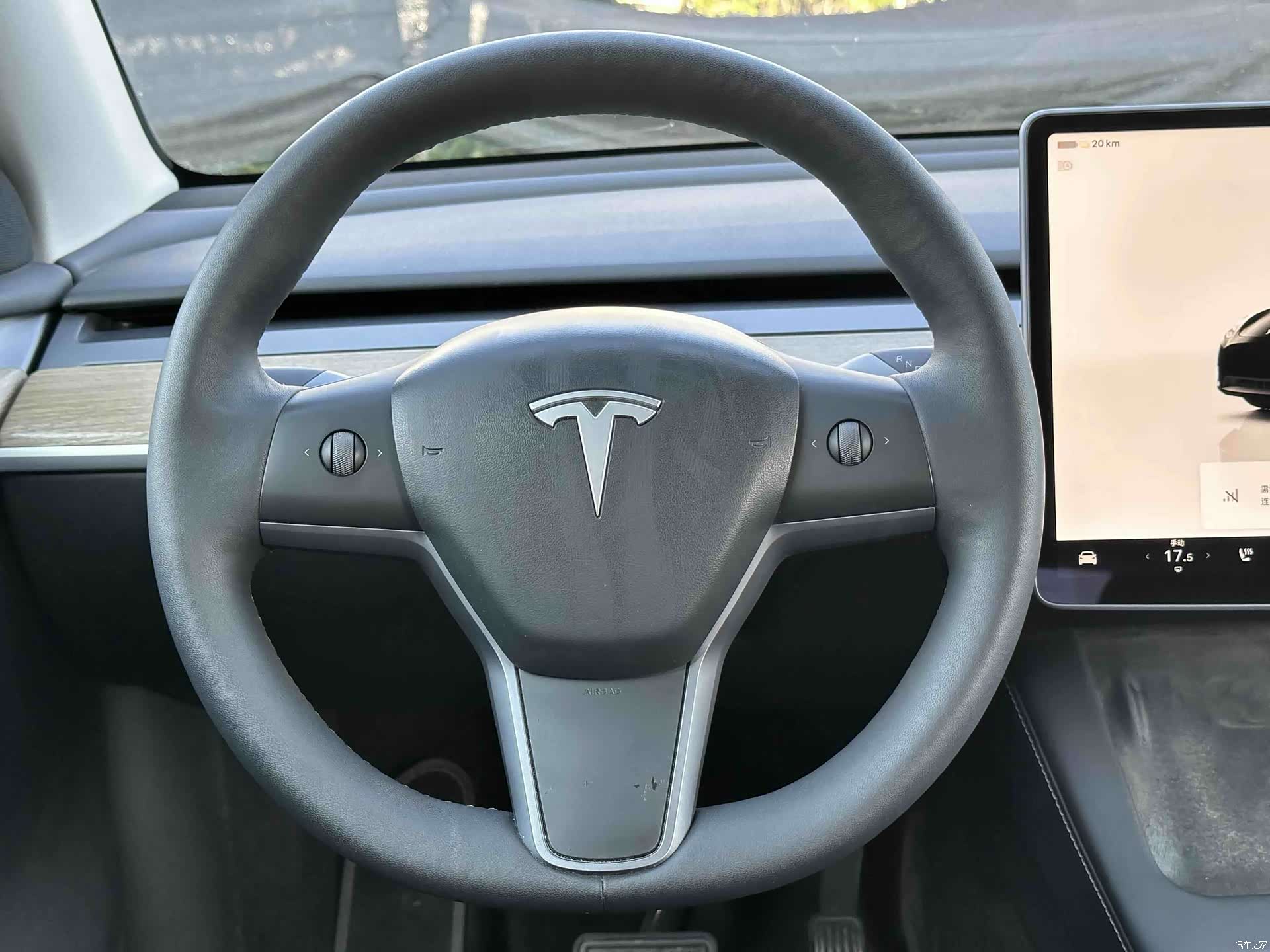 Tesla Model Y, 2022 13