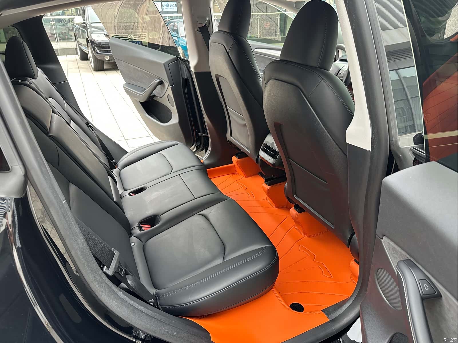 Tesla Model Y, 2024 6