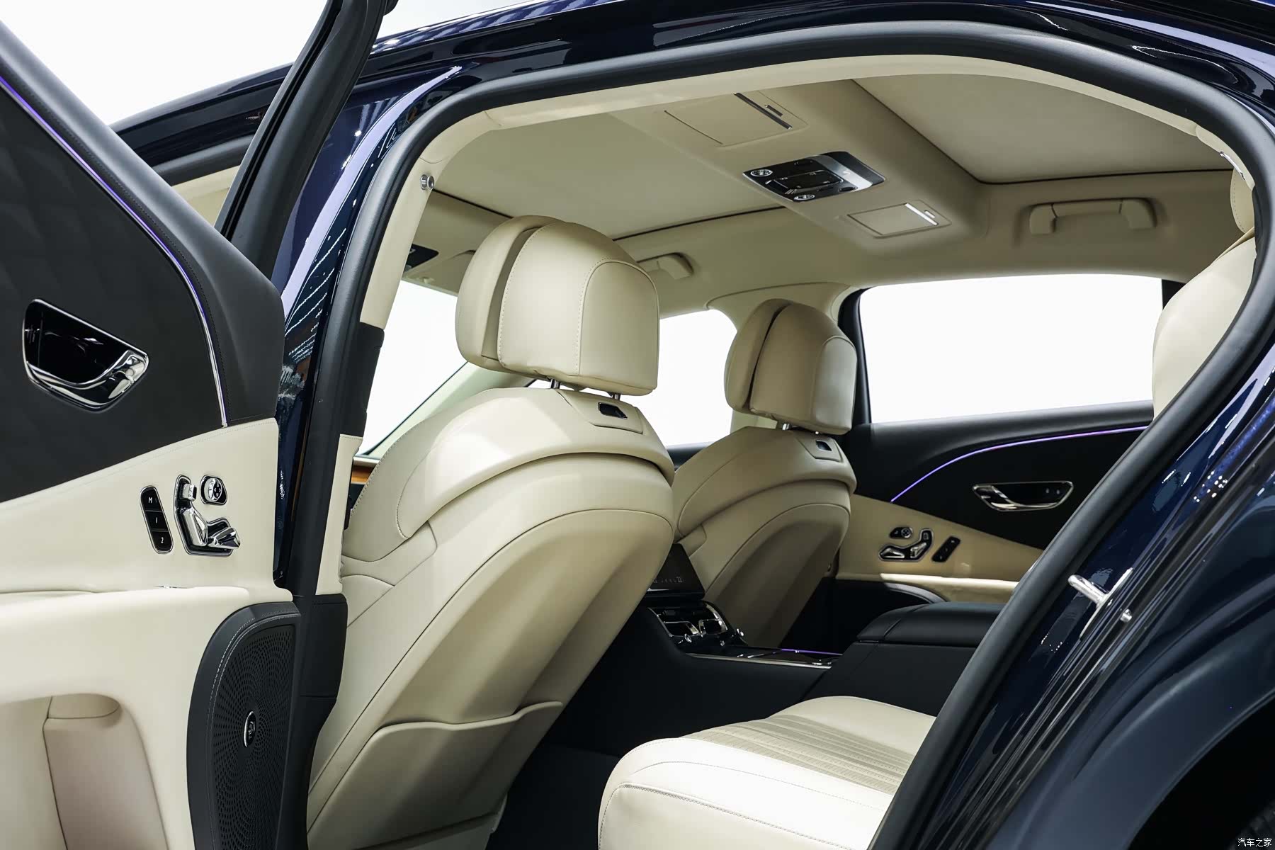 Bentley Flying Spur, 2022 13