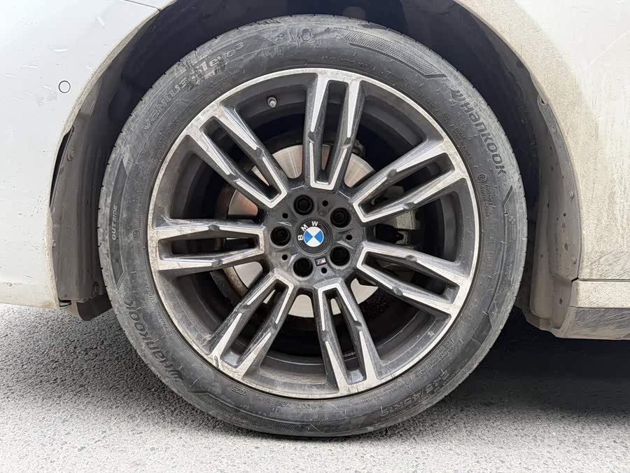 BMW 5 Series 2025, фото 9