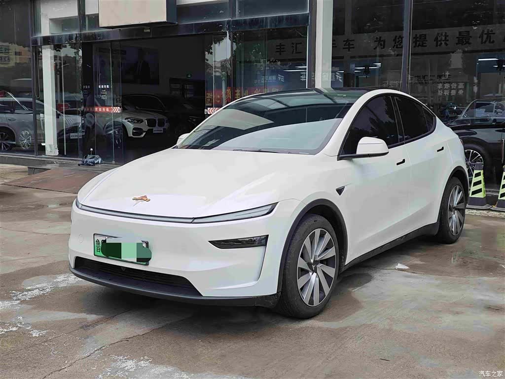 Tesla Model Y, 2025 1