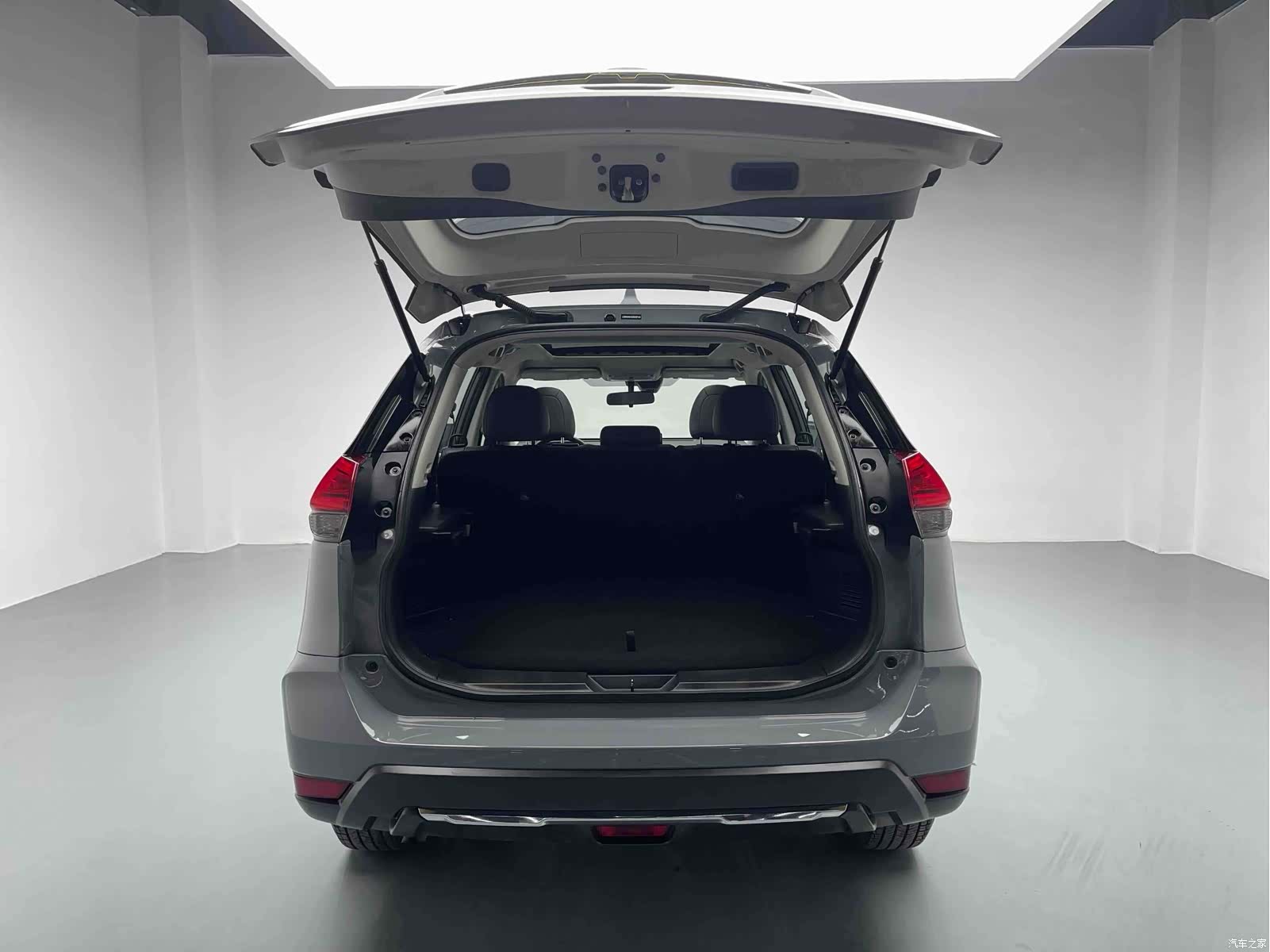 Nissan X-Trail, 2025 12