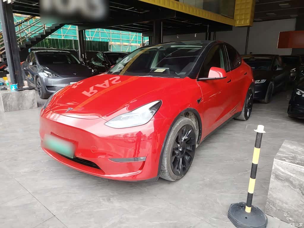 Tesla Model Y, 2021 1