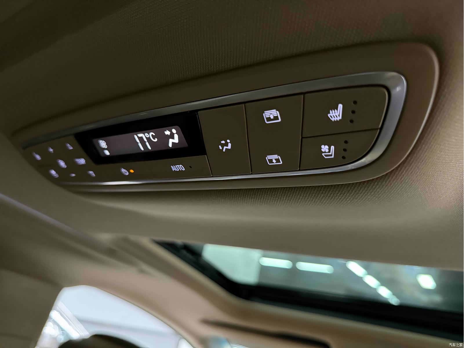 Buick GL8, 2021 20