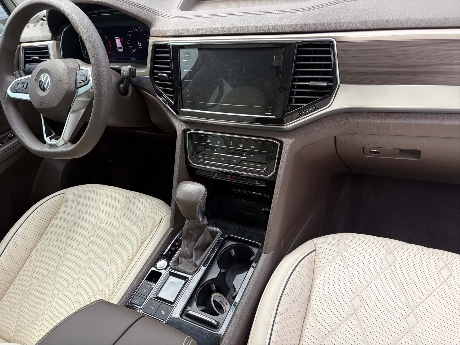 Volkswagen Viloran, 2020 13