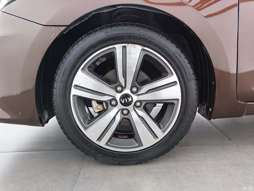 Kia GLS, 2018 17