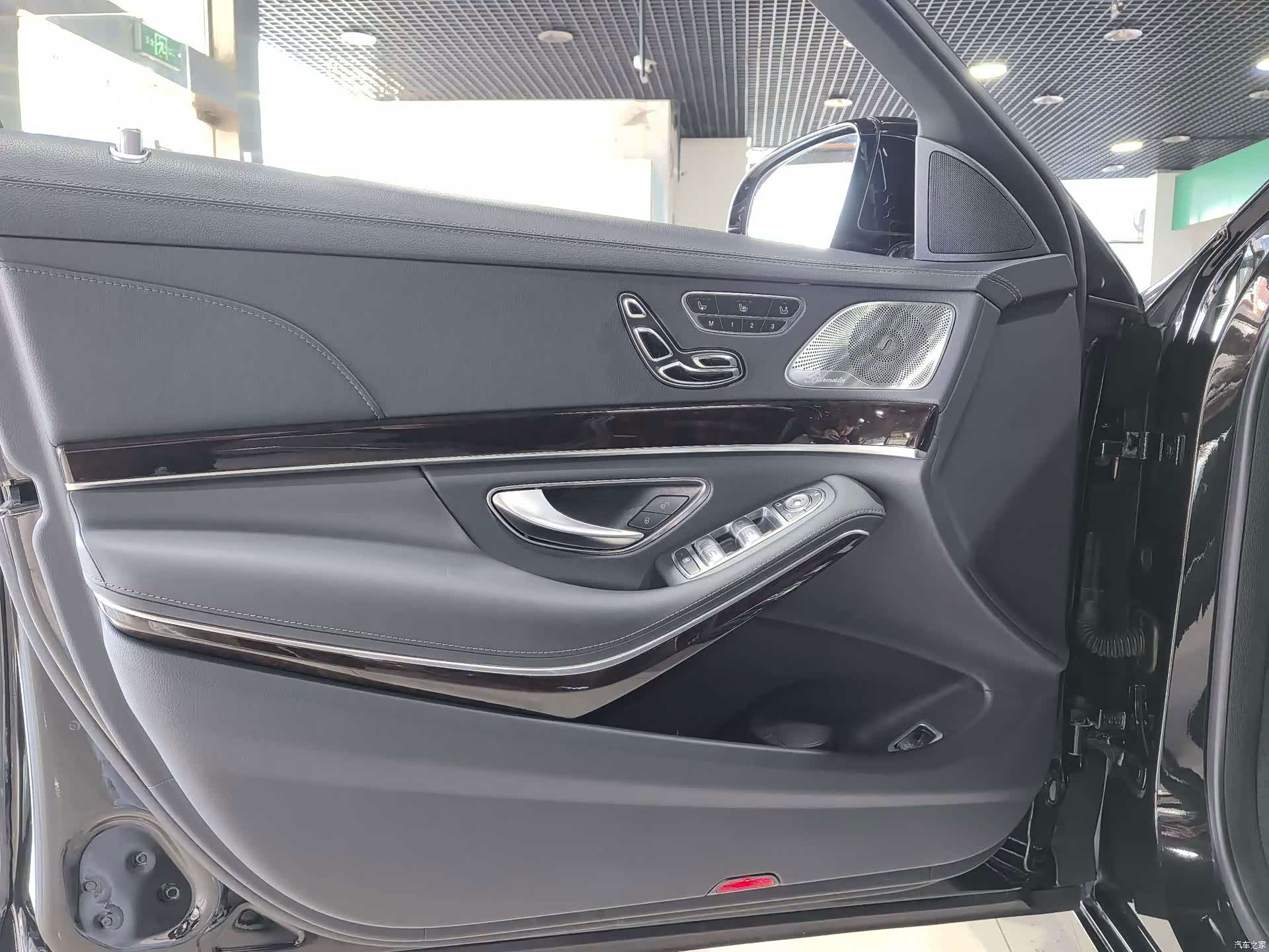 Maybach S-Class, 2018 4