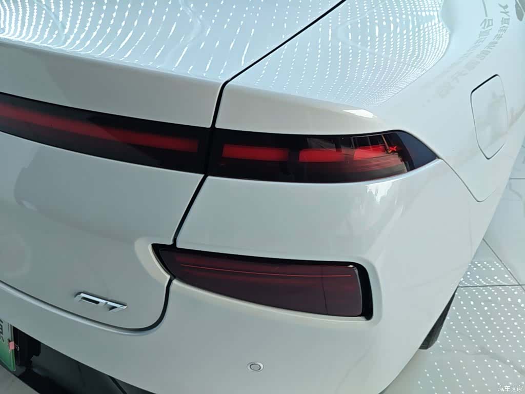 Xpeng P7, 2021 24