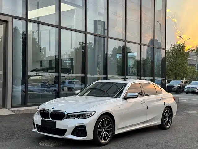 BMW 3 Series 2022 — купить из Китая под заказ