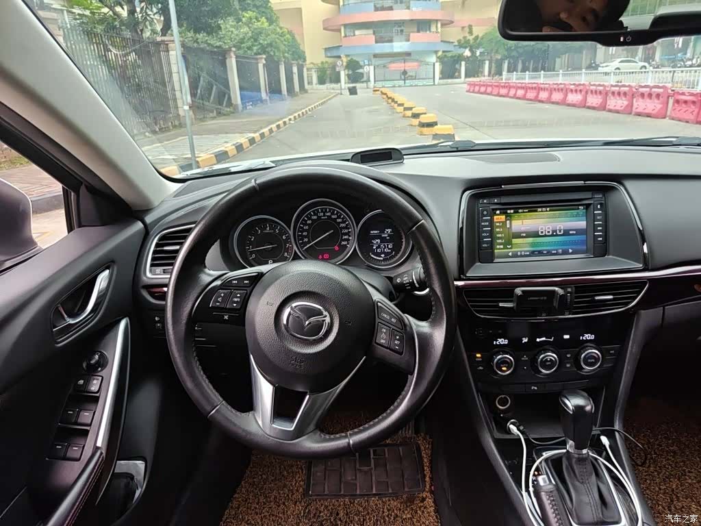 Mazda Atenza, 2014 3