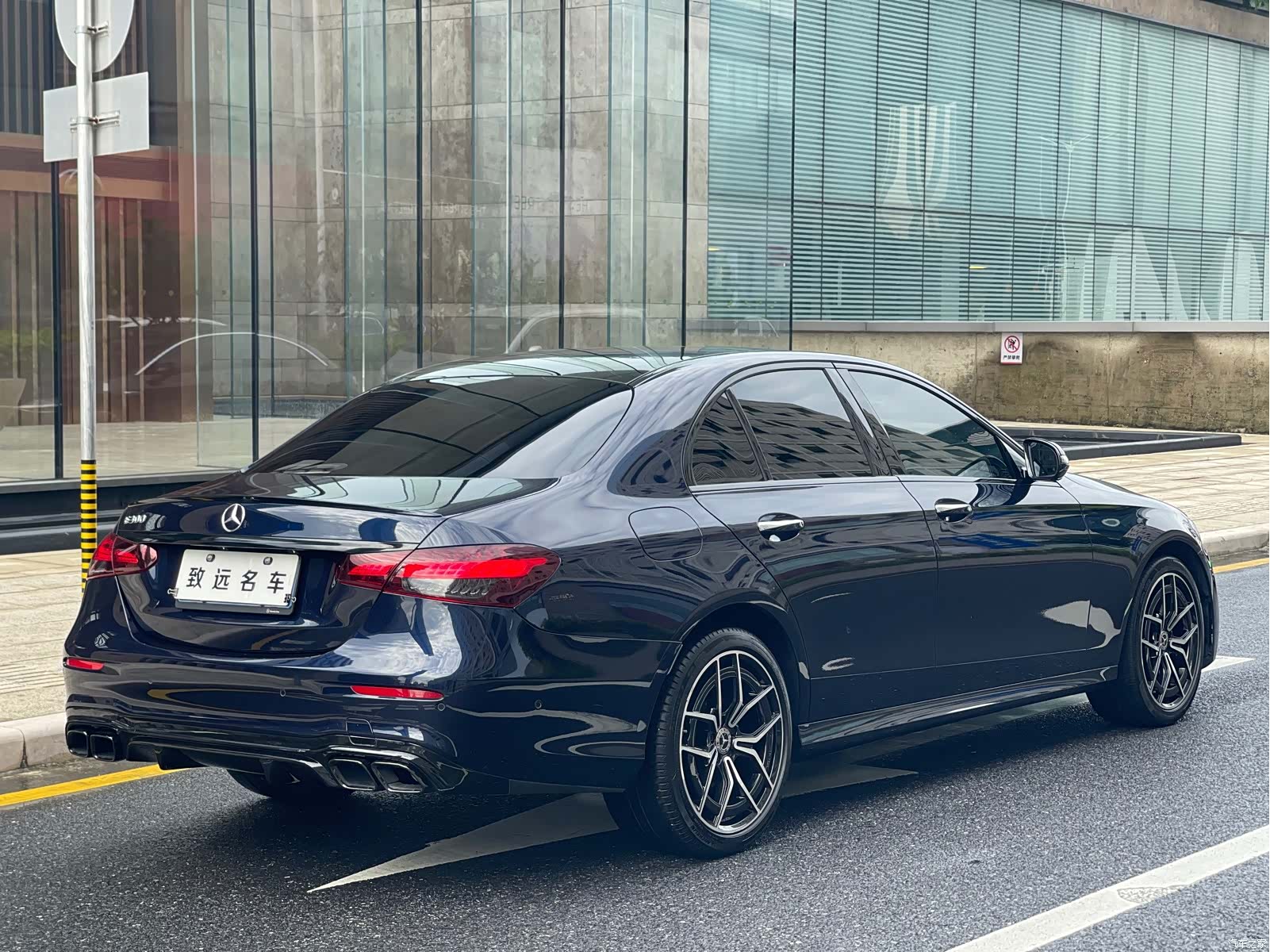 Mercedes-Benz E-Class, 2021 3