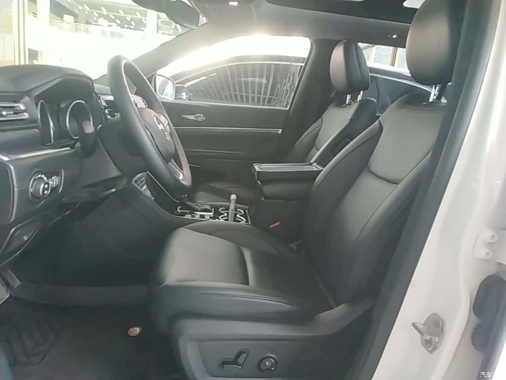 Jeep Grand Commander, 2019 15