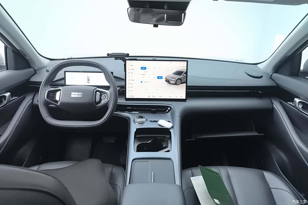 Geely Galaxy E5, 2025 12