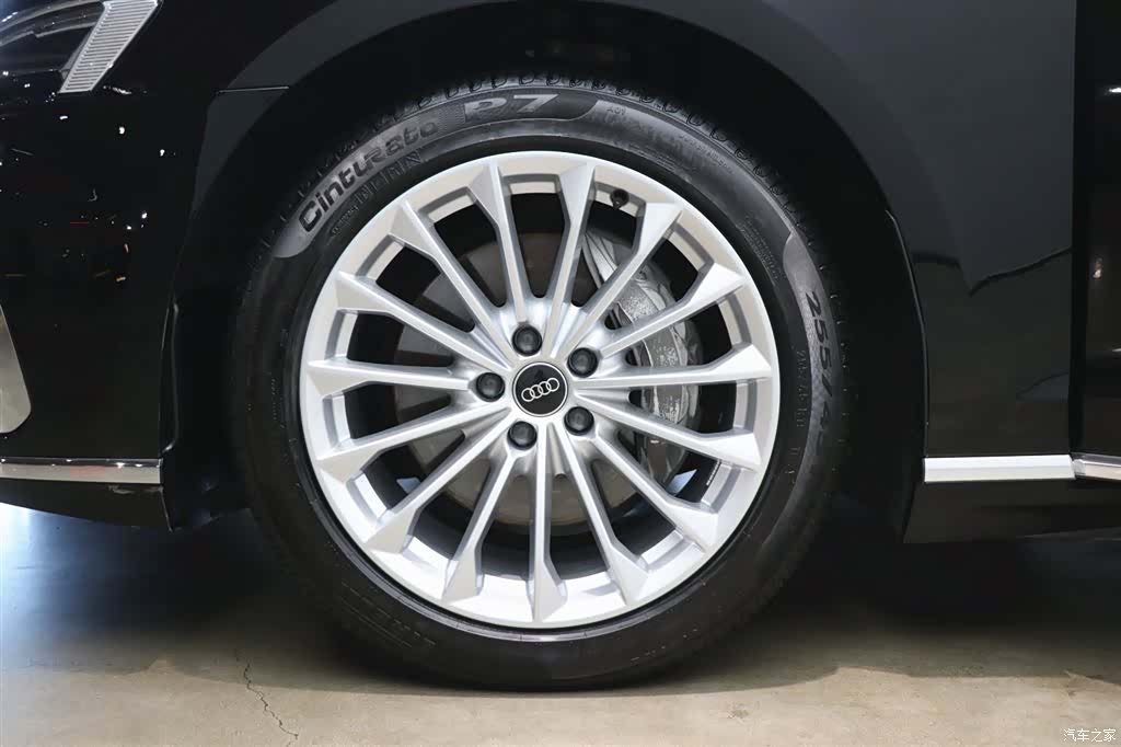Audi A8L, 2022 27