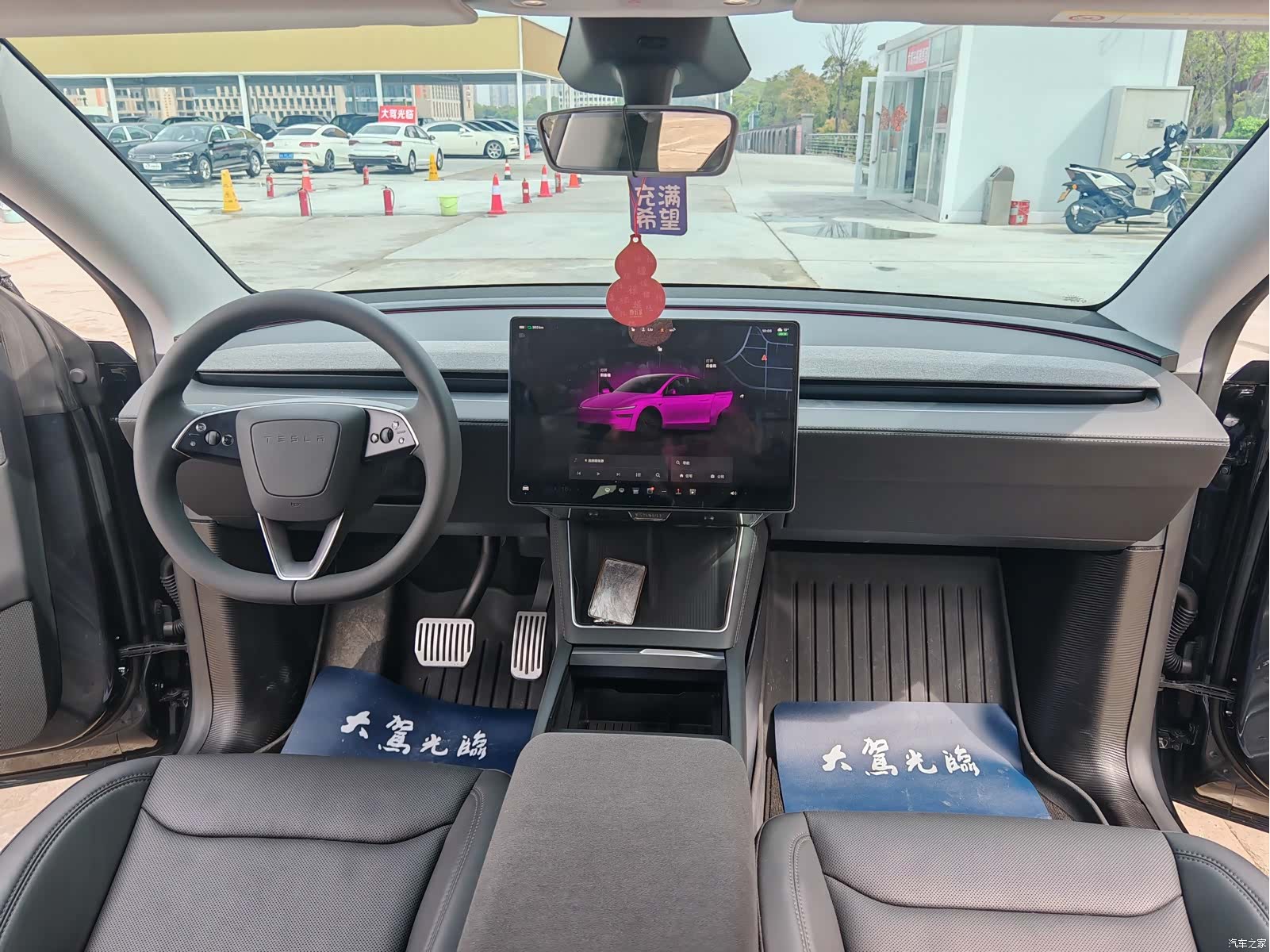 Tesla Model Y, 2025 9