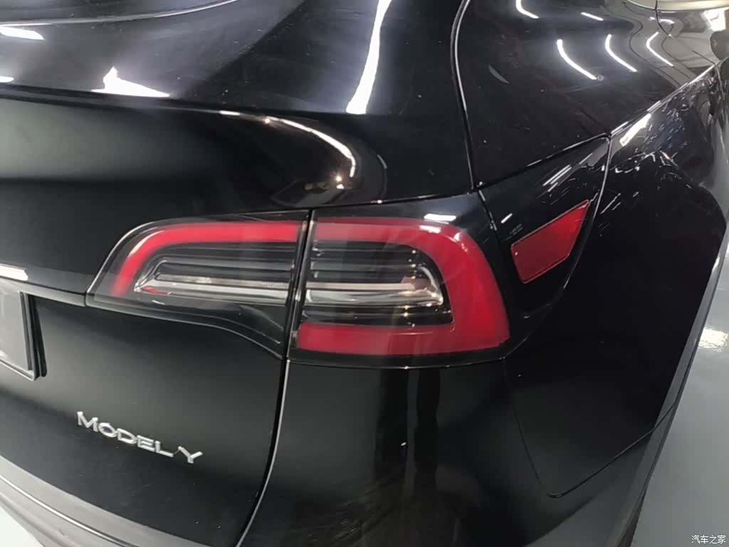 Tesla Model Y, 2022 24