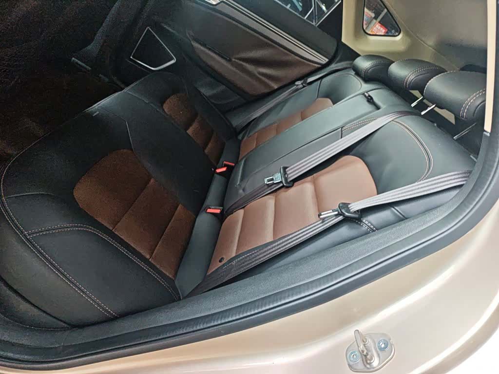 Geely Emgrand, 2017 13