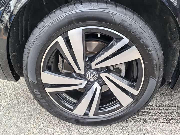 Volkswagen Touareg, 2020 года фото 14
