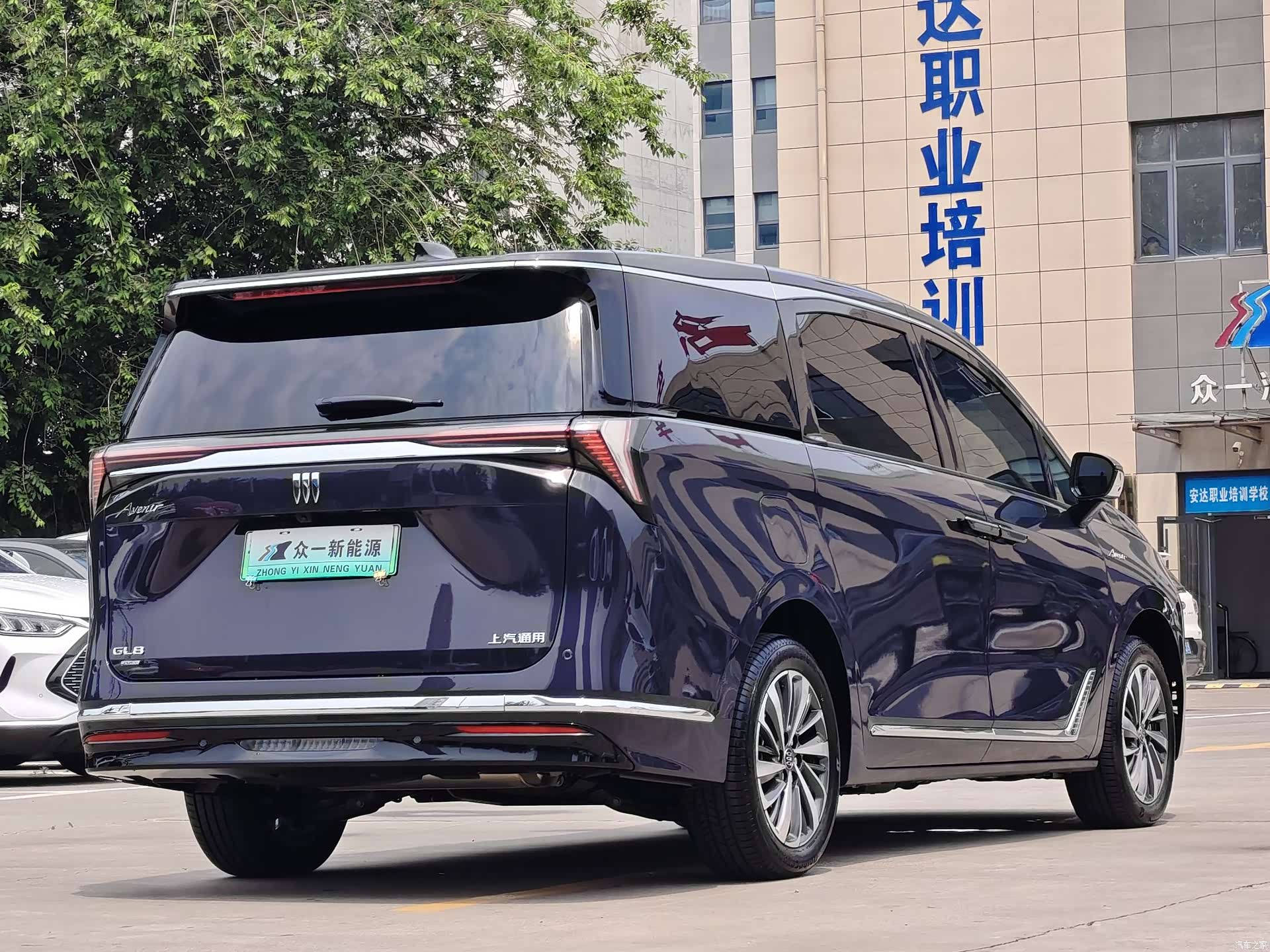 Buick GL8, 2025 7