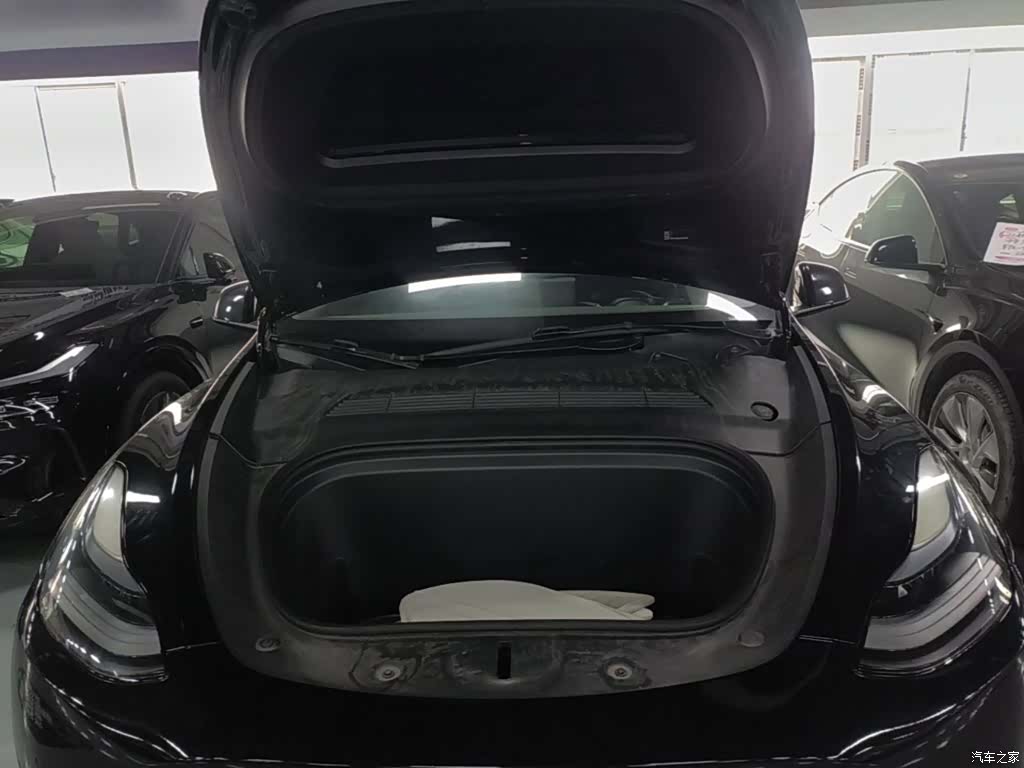 Tesla Model Y, 2022 16