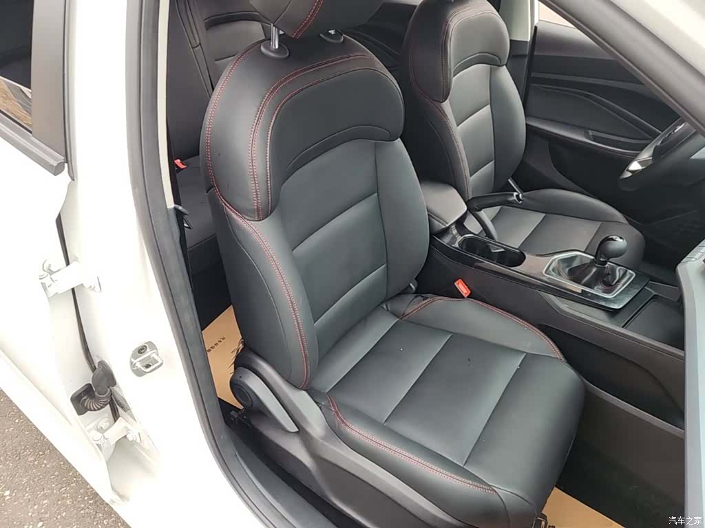 MG MG5, 2023 25