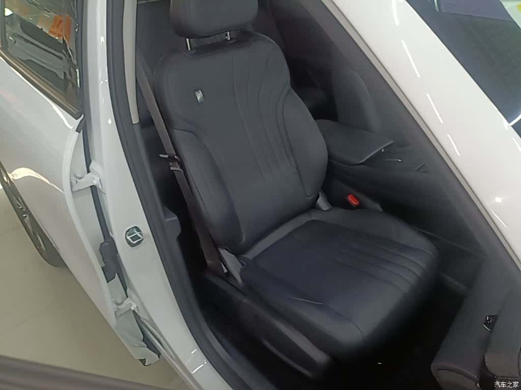Geely Galaxy E5, 2026 20