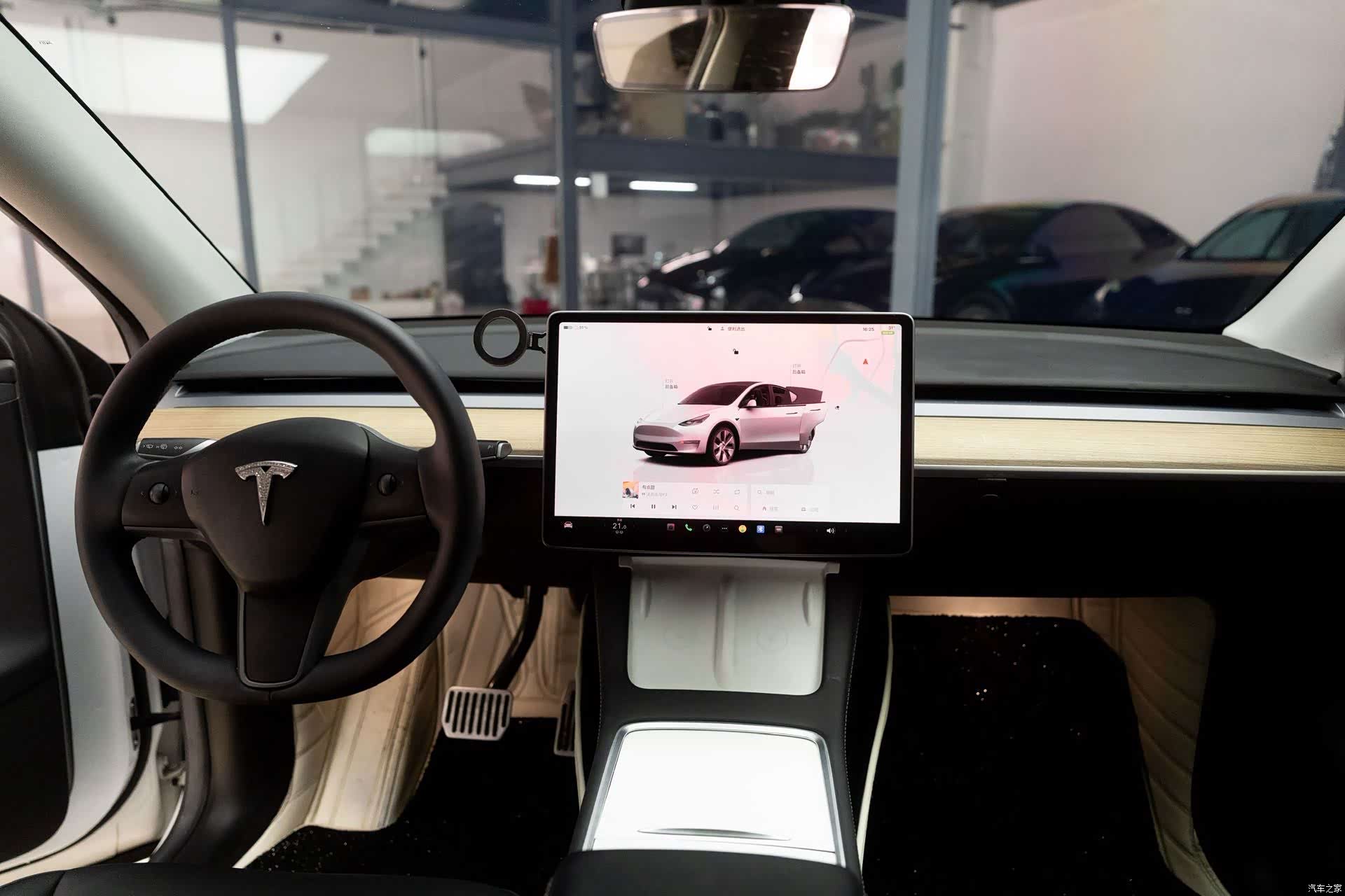 Tesla Model Y, 2023 16