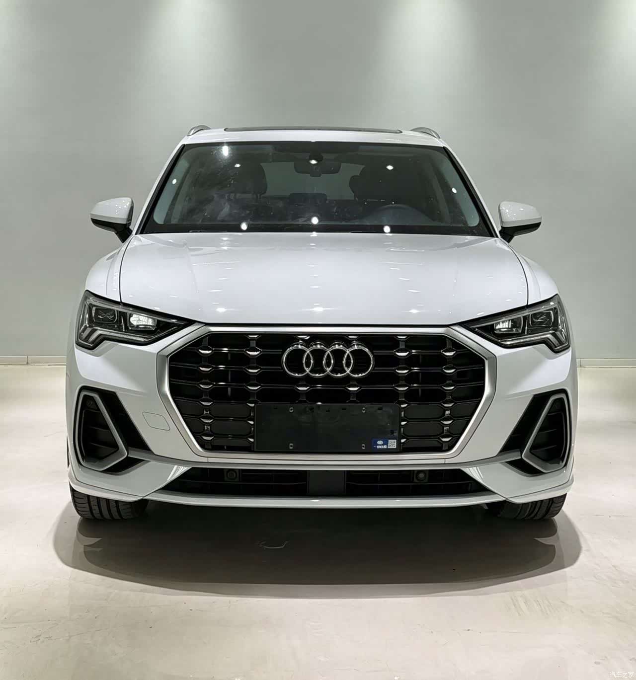 Audi Q3, 2022 2