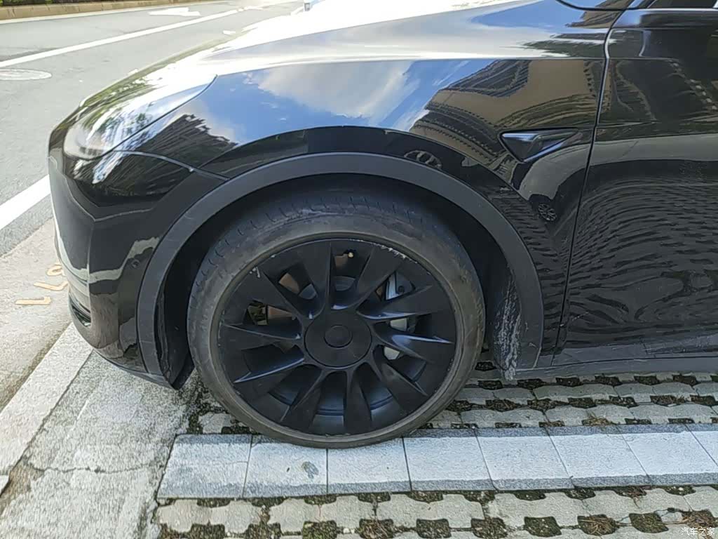 Tesla Model Y, 2021 25