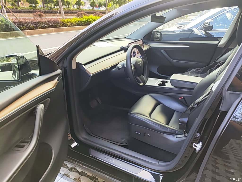 Tesla Model Y, 2021 12