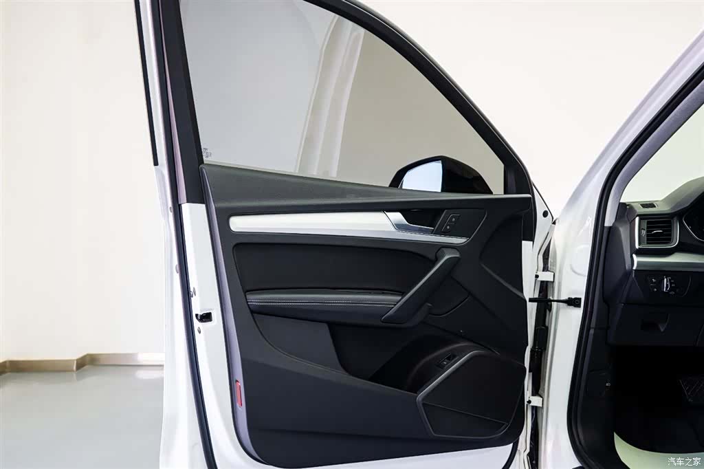 Audi Q5L, 2021 10