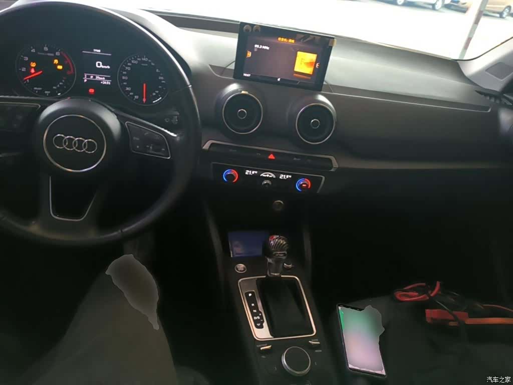 Audi Q2L, 2021 10