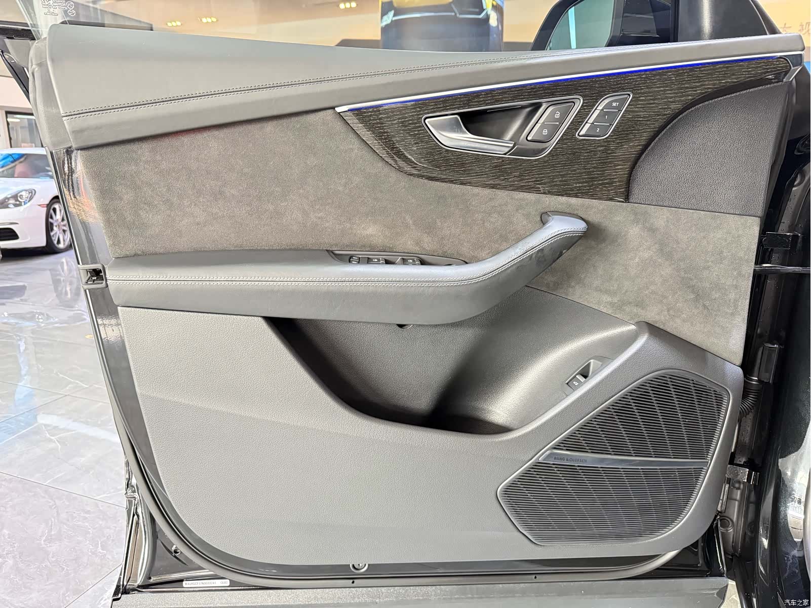 Audi Q8, 2023 14