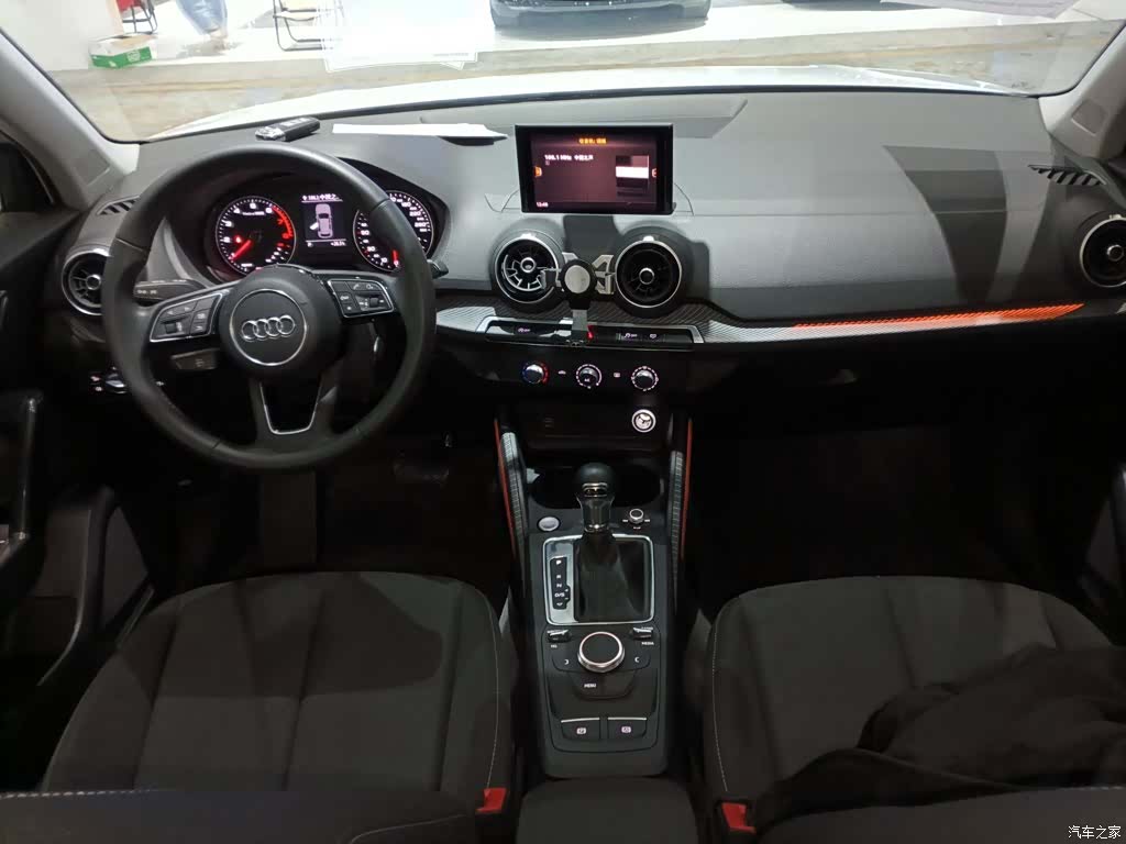 Audi Q2L, 2019 6