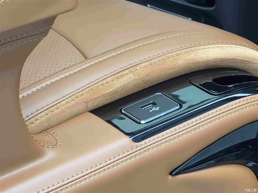 Lincoln Navigator, 2019 12