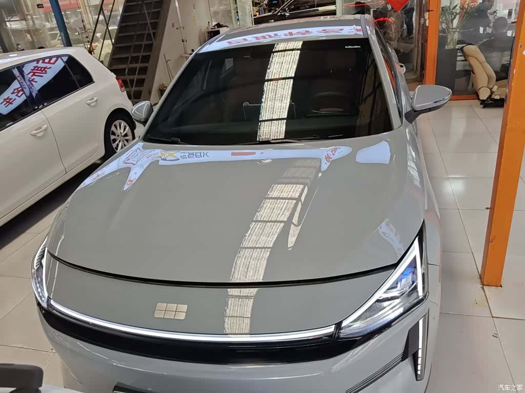 Geely Galaxy L6, 2025 3