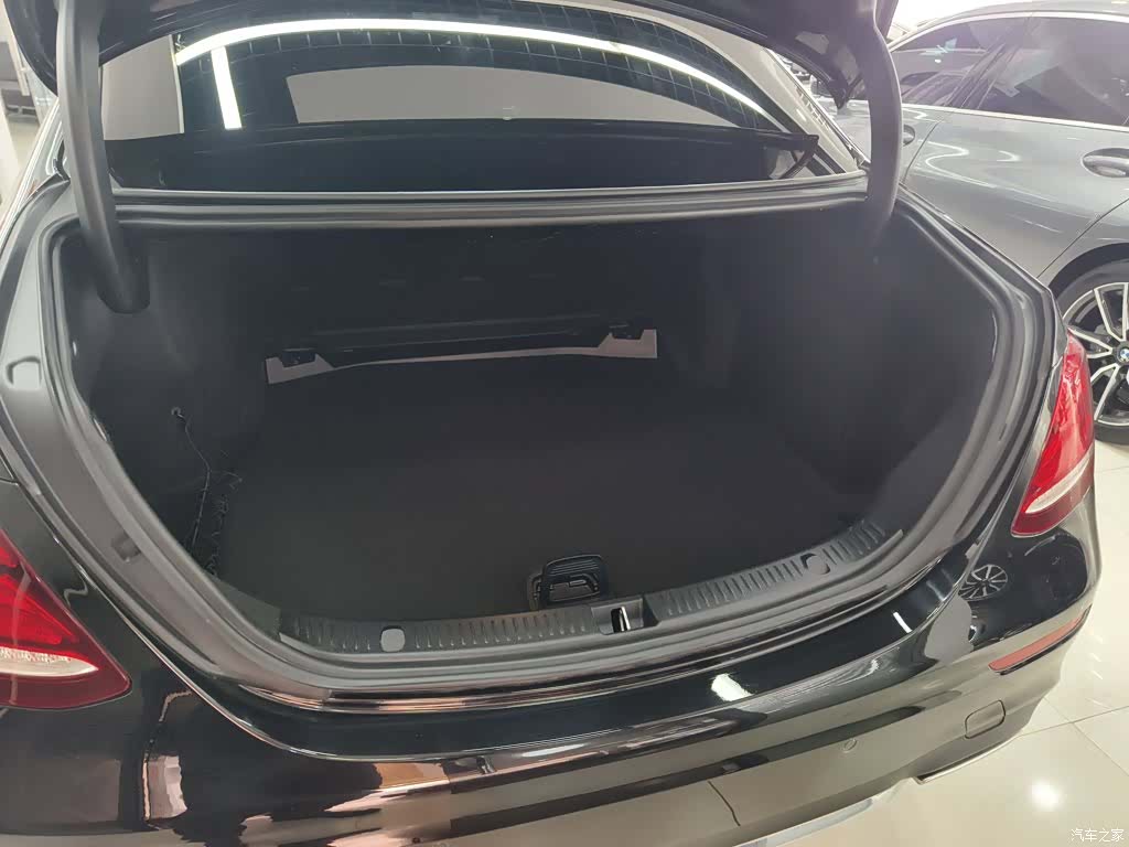 Mercedes-Benz E-Class, 2020 12