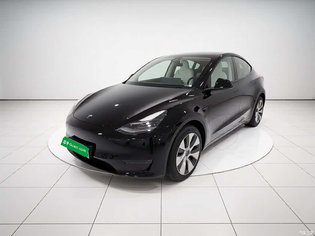 Tesla Model Y, 2021 1