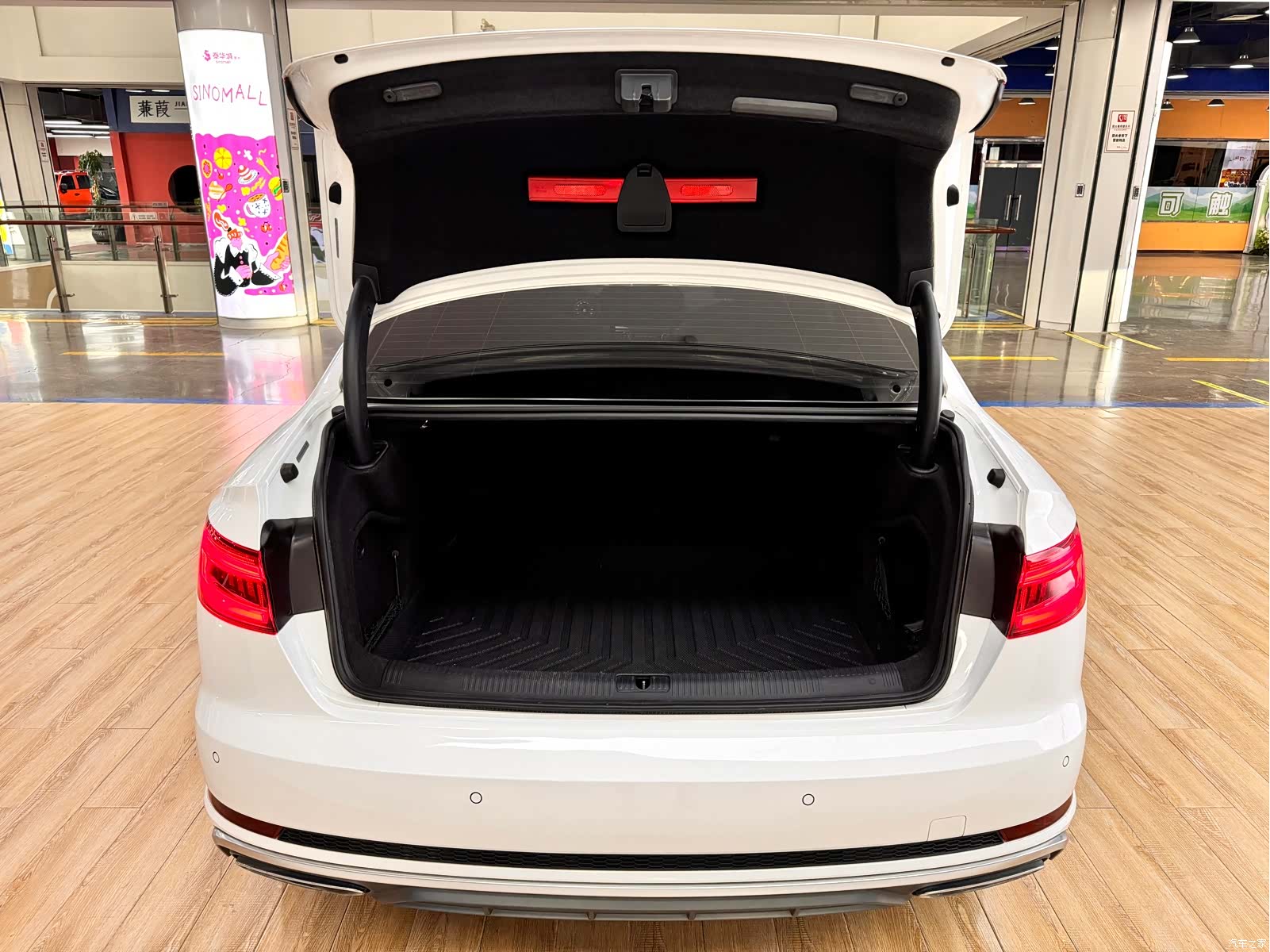 Audi A4L, 2019 7