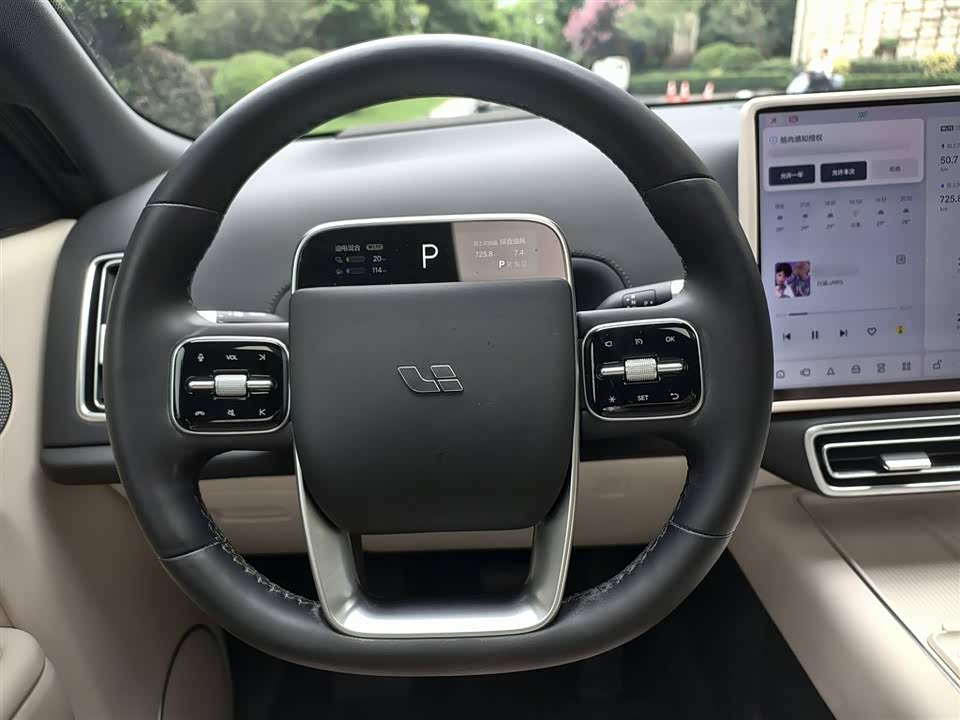 Li Auto Ideal L8