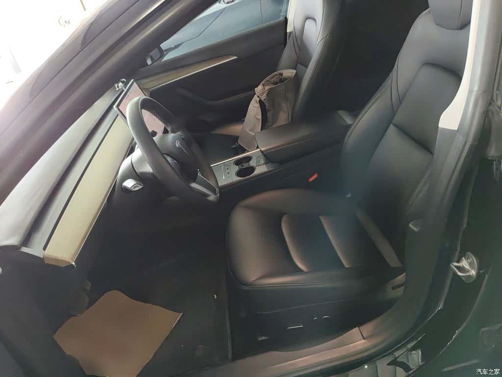 Tesla Model 3, 2023 11