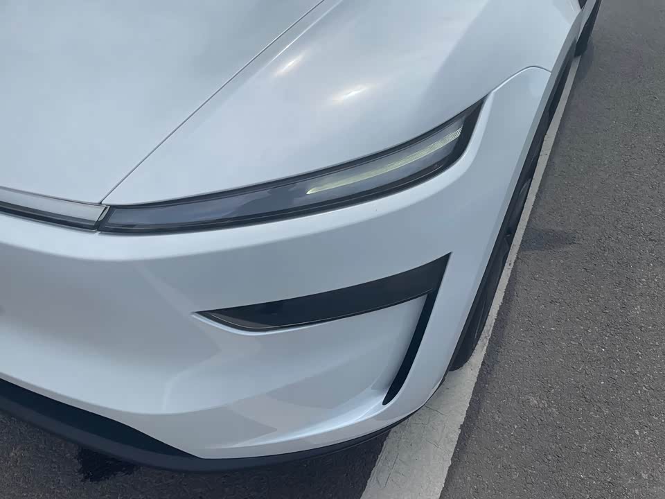 Tesla Model Y Tesla Model Y