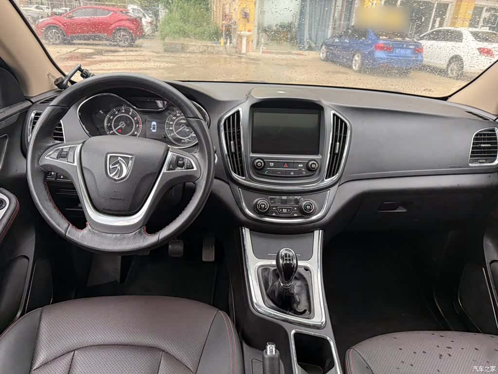 Wuling 560, 2016 3