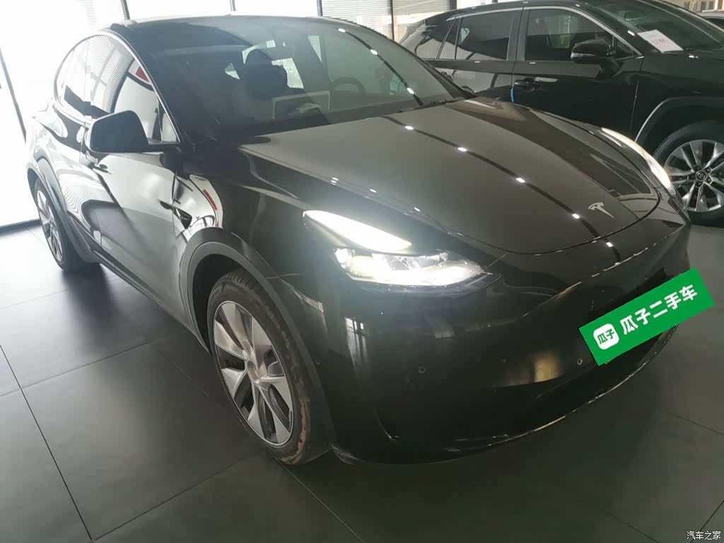 Tesla Model Y, 2023 22