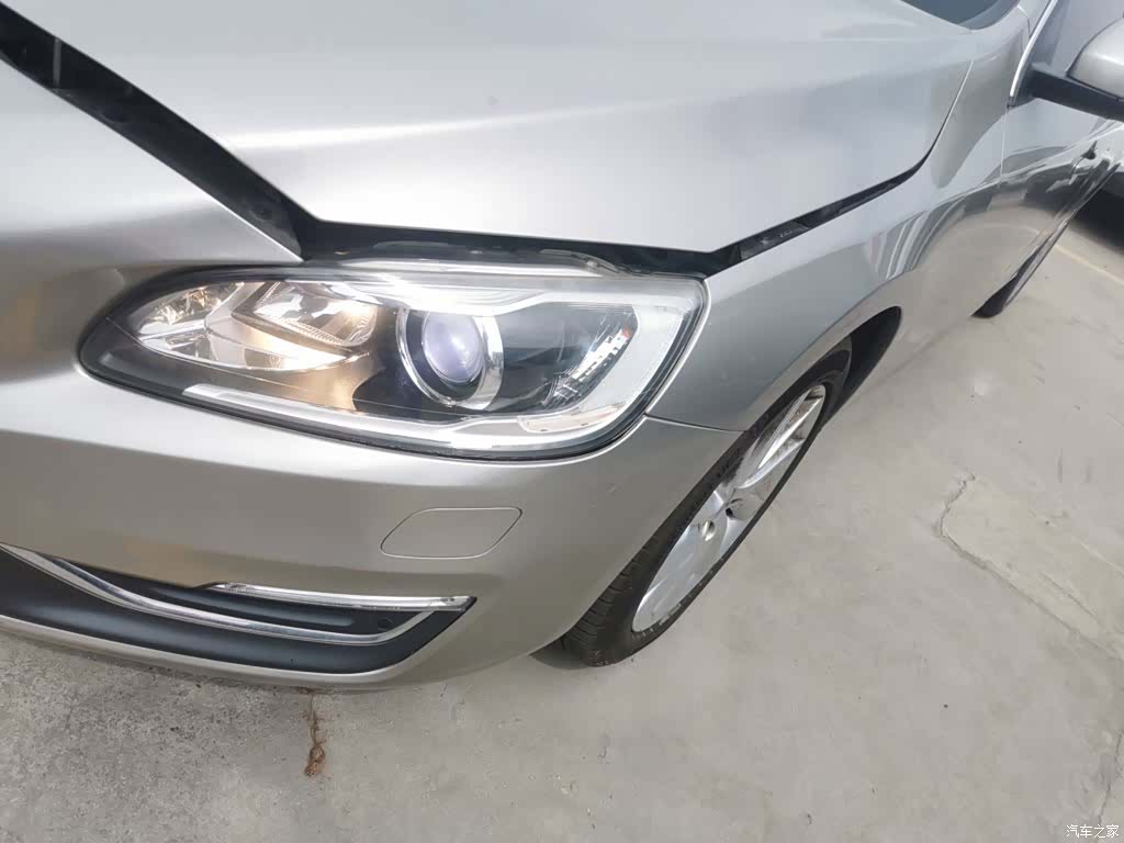 Volvo V60, 2015 24