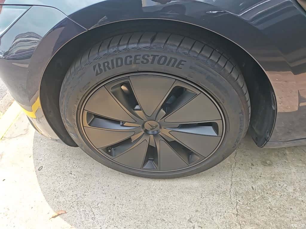 Tesla Model 3, 2025 25