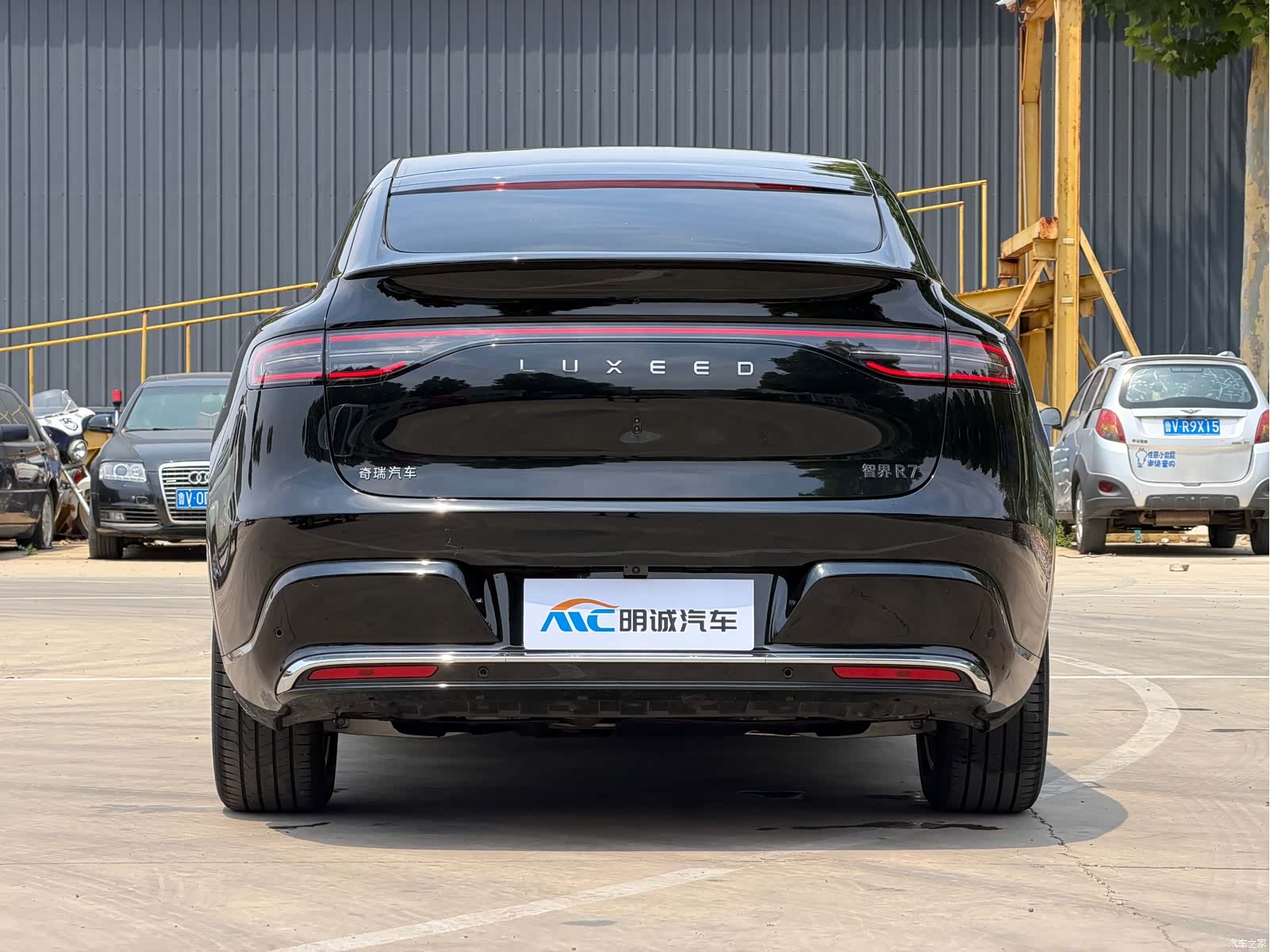 Luxeed R7, 2025 11